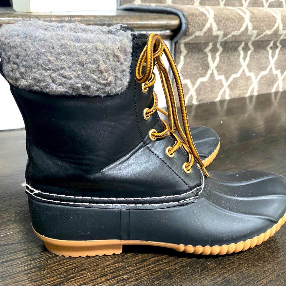 Mia boots gently used side 8
